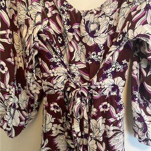 Size XL square neck patterned romper with tie-waist